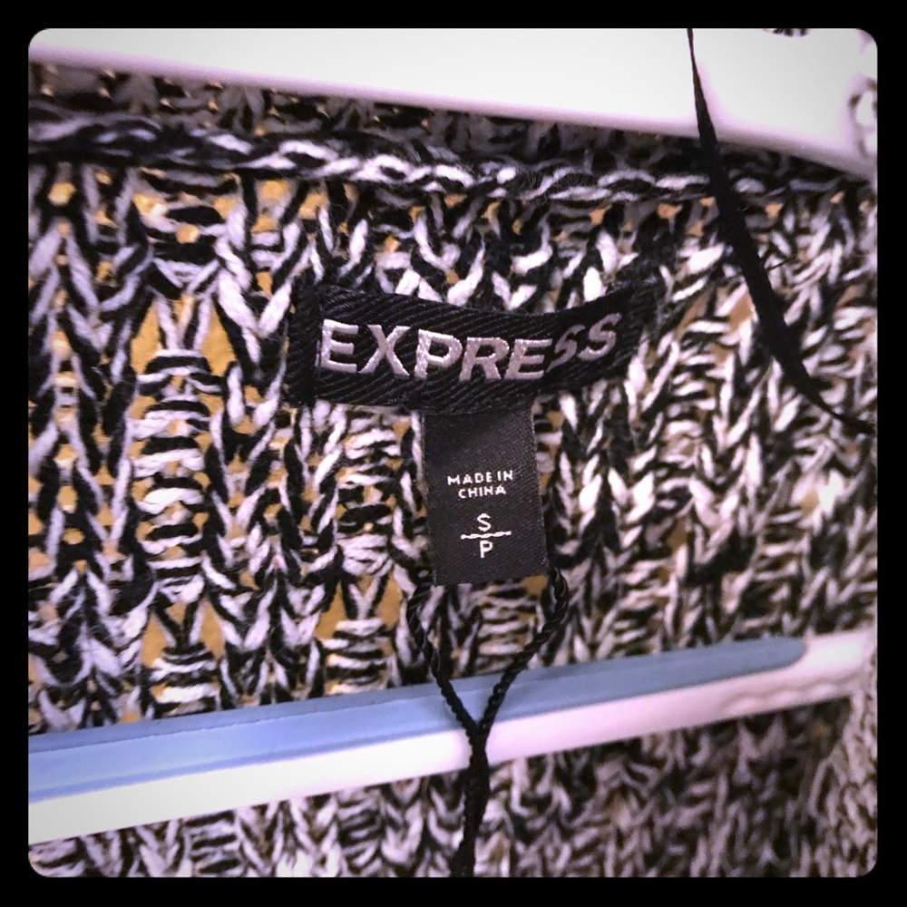 Express open sweater with short sleeves